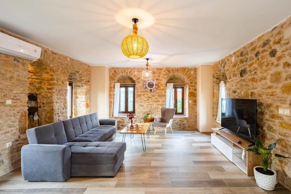 Mantineia Stone Villa-An Ethereal Getaway Megali Mantineia Exterior photo